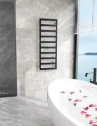 Arezzo design Cube Black törölközőszárító radiátor 1100x500 mm AR-CB11050