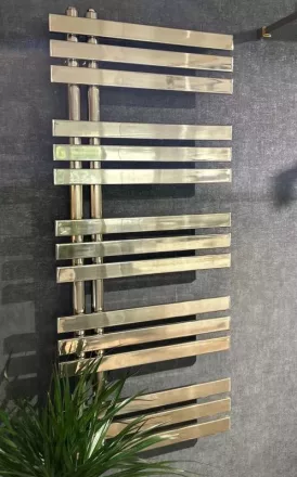 Arezzo design Horizont Slim törölközőszárító acél radiátor 1200x500, fényes arany AR-HS12050SGLE
