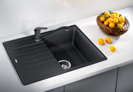 Blanco Zia 45 S Compact egymedencés gránit mosogató csepegtetővel 68x50 cm, fekete 526009