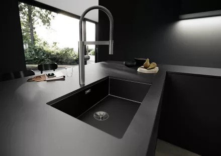 Blanco Claron 700-U Durinox rozsdamentes acél mosogató sötét acél színben.