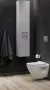 Ívelt fali WC csésze duroplast ülőkével, beépíthető falsík alatti tartállyal és szerelőkerettel, fehér kivitelben.