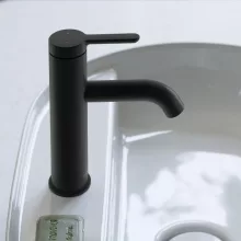   Duravit C.1 egykaros mosdócsaptelep M-es méret, leeresztő nélkül, matt fekete C11020002046