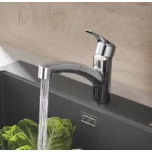   Grohe Eurosmart kihúzható zuhanyfejes mosogató csaptelep 30305001