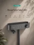 Hansgrohe ShowerTablet Select 400 termosztátos kádcsaptelep szálcsiszolt fekete króm felülettel és praktikus tárolópolccal.