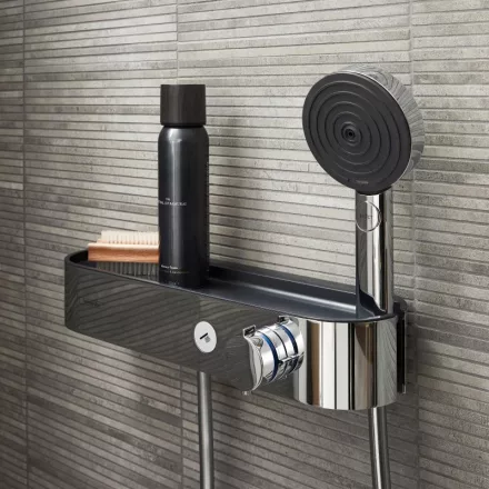 Hansgrohe ShowerTablet Select 400 zuhanytermosztát praktikus tárolófelülettel és króm felülettel