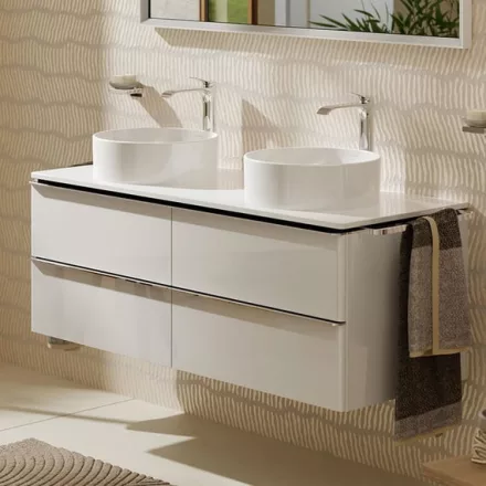 Hansgrohe Xelu Q Konzolos mosdószekrény négy fiókkal 1360/550 mosdótálakhoz, króm fogantyú/magasfényű fehér 54086000