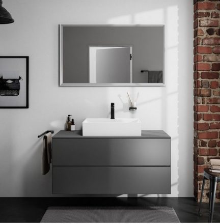 Hansgrohe Xarita E szögletes fali tükör 120x70 cm kapacitív érintésérzékelővel és LED világítással, matt fehér 54985700