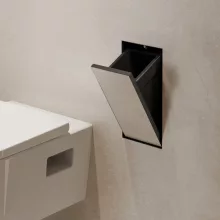   Hansgrohe XtraStoris Rock falba süllyesztett szemetes csempézhető ajtóval 24x39x14 cm, matt fekete 56063670