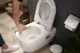 Hansgrohe EluPura Original S WC-szett öblítőrendszerrel, WC-ülőkével és króm nyomólappal, fehér