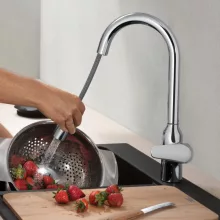   Hansgrohe Focus M42 króm konyhai csaptelep, kihúzható zuhanyfejjel 71800000