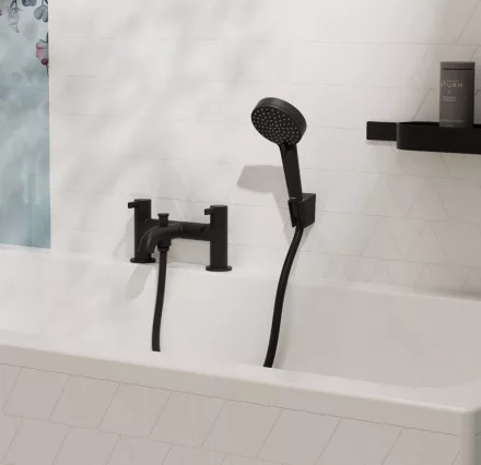 Hansgrohe Zesis S 2 lyukú kádperemre szerelhető csaptelep váltószeleppel és kézizuhannyal, matt fekete 74424670