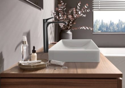 Hansgrohe Vivenis egykaros magasított mosdó csaptelep 250 CoolStart, szálcsiszolt fekete króm 75045340