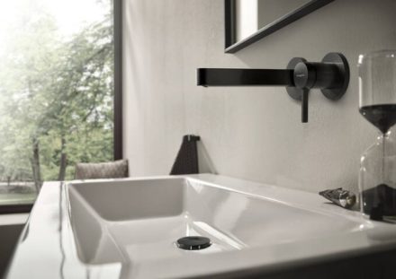 Hansgrohe Finoris egykaros falsík alatti mosdócsaptelep 22,8 cm-es kifolyóval, szálcsiszolt fekete króm 76050340