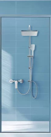 Invena Amfisa falsíkon kívüli zuhanyrendszer kézizuhannyal és fejzuhannyal, króm kivitelben.