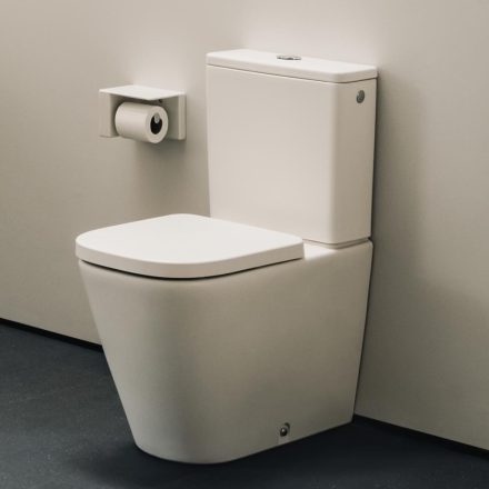 Laufen Meda öblítőperem nélküli porcelán monoblokk WC csésze 36x68 cm mélyőblítéssel, LCC bevonattal, fehér H8241114000001
