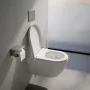 Laufen Pro X kompakt csendes öblítésű fali kerámia WC csésze lassan záródó Duroplast ülőkével, matt fekete kivitelben.