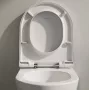 Laufen Pro X kompakt csendes öblítésű fali kerámia WC csésze lassan záródó Duroplast ülőkével, matt fekete kivitelben.