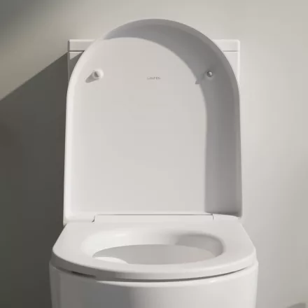 Laufen Pro X levehető Duroplast WC ülőke Soft Close mechanizmussal és króm zsanérokkal, fehér kivitelben