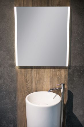 LunArt Opposite meleg fehér fényű LED tükör 55x70 cm 5999123012838
