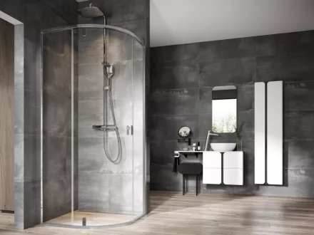 Ravak Nexty NSKK3-90 háromrészes negyedköríves zuhanykabin króm profilkerettel és transparent üveggel, elegáns és modern fürdőszobai megoldás.