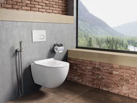 Ravak Uni Chrome RimOff fali kerámia WC csésze műanyag Soft-Close WC ülőkével, fehér kivitelben.