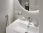 Fényes króm fali szappantartó letisztult, modern fürdőszobai kialakításhoz.