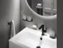 Matt fekete fali törölköző akasztó modern fürdőszobai kialakításhoz.