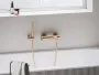 Fali kivitelű rose gold színű kádcsaptelep komplett zuhanyszettel modern fürdőszobákhoz.