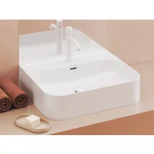 Ravak Ceramic Slim Wall R kerámiamosdó 55x45 cm, fehér kivitelben túlfolyóval és csapfurattal.