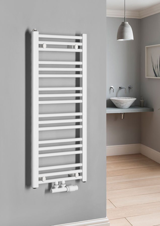 Bruckner Albrecht fürdőszobai radiátor 400x930, központi csa