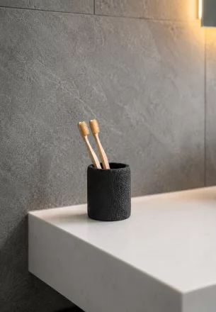 Sapho Craft álló fogkefetartó pohár fekete színben.