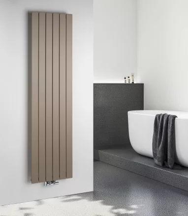 Sapho Colonna fürdőszobai acél radiátor 450x1800 mm bézs színben, modern I-formájú designnal.