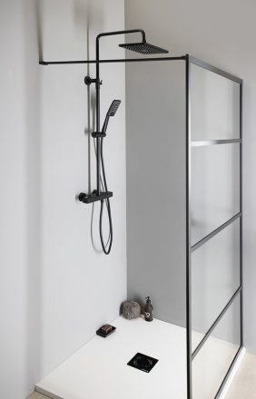 Sapho Kai zuhanyoszlop termosztátos csapteleppel, matt fekete KJ639