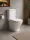 Roca The Gap Round kompakt monoblokk WC szett Slim SoftClose ülőkével oldalsó bekötésű tartállyal