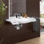 Villeroy & Boch ViCare fali kerámia mosdó 80x55 cm csaplyukkal, CeramicPlus felület, alpin fehér 412081R1